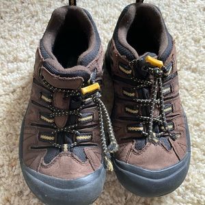 Size 1 Kid Keen Shoes